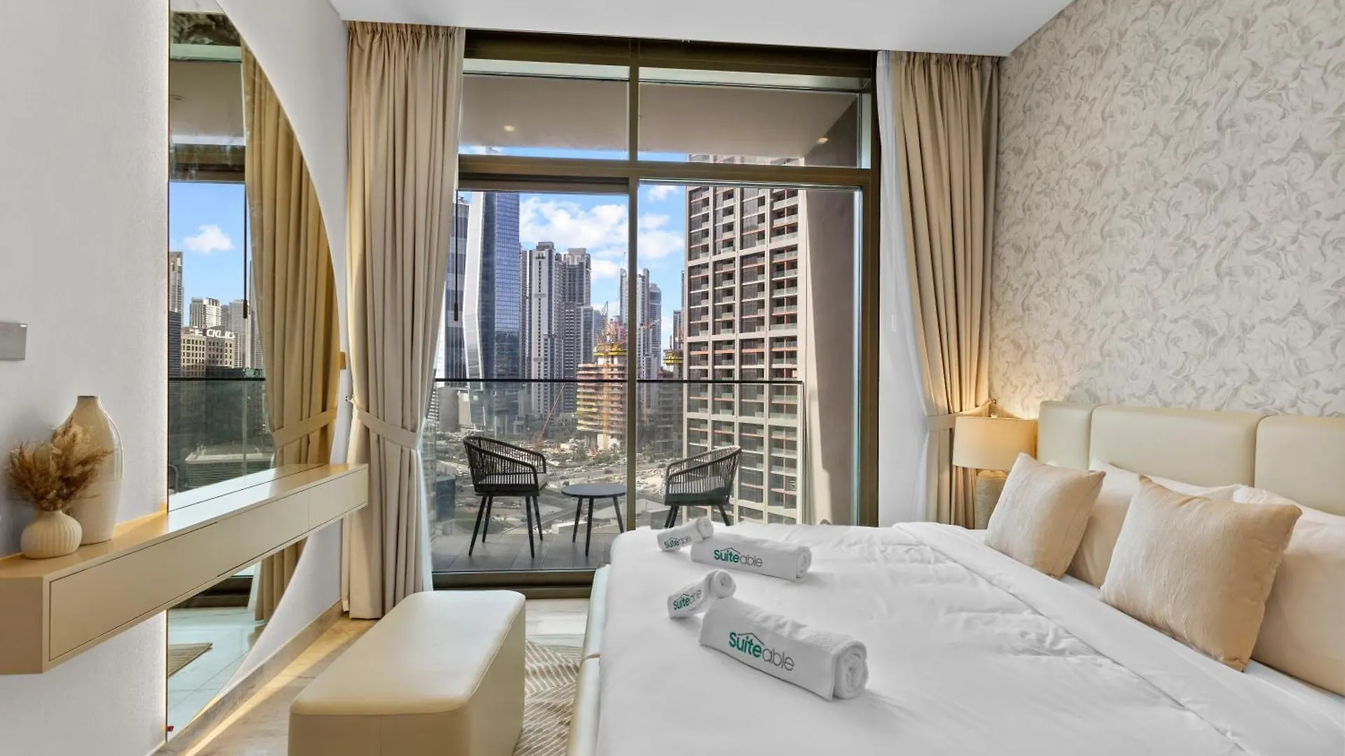Sleek 1-Bedroom W Burj Khalifa View In Peninsula Dubai