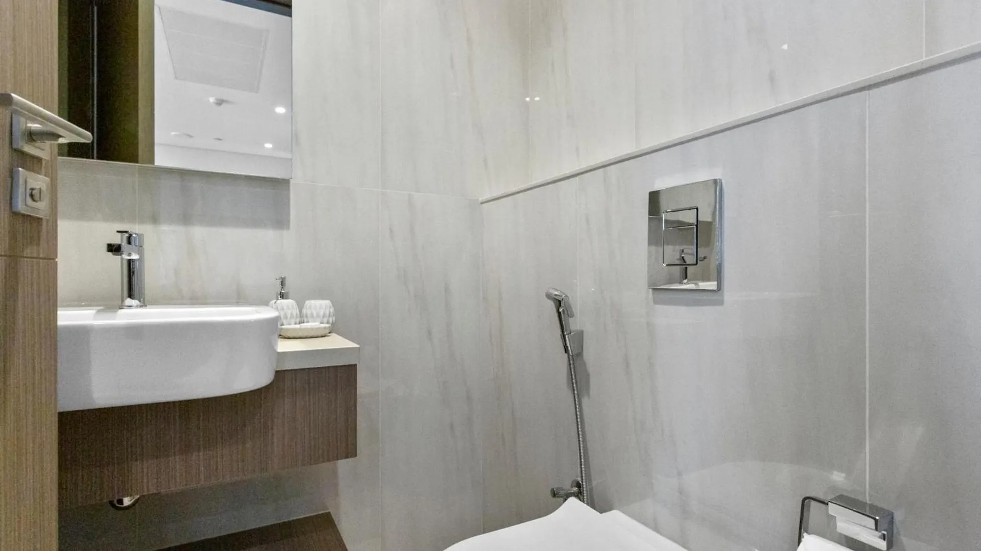 Sleek 1-Bedroom W Burj Khalifa View In Peninsula Dubai Lägenhet