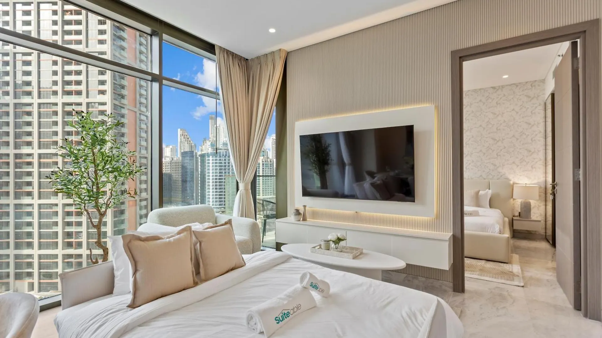 Sleek 1-Bedroom W Burj Khalifa View In Peninsula Dubai 0*,